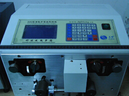 【大平方剝線機(jī)】擁有精密結(jié)實(shí)的機(jī)身，觸模式